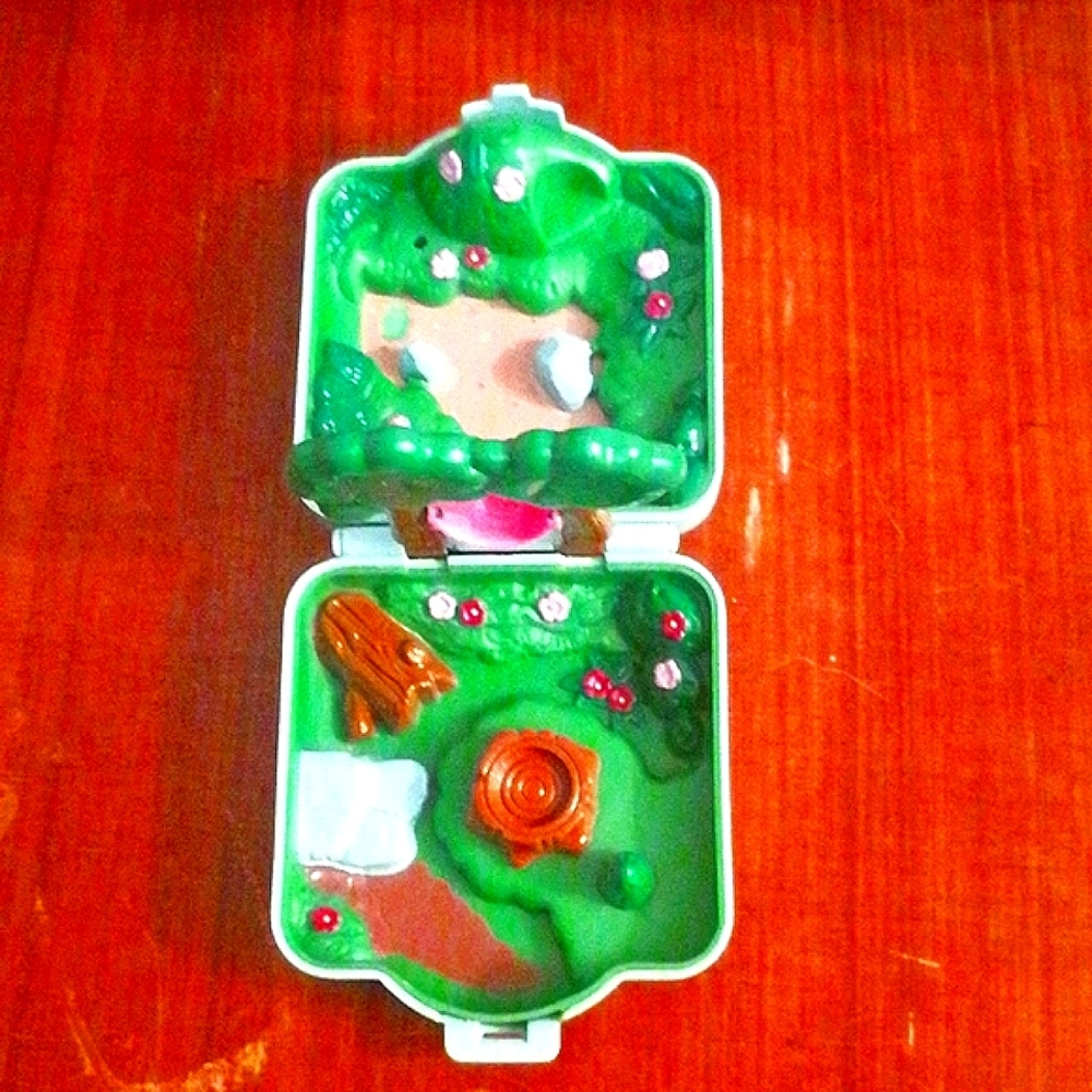 90's Pokemon small play house